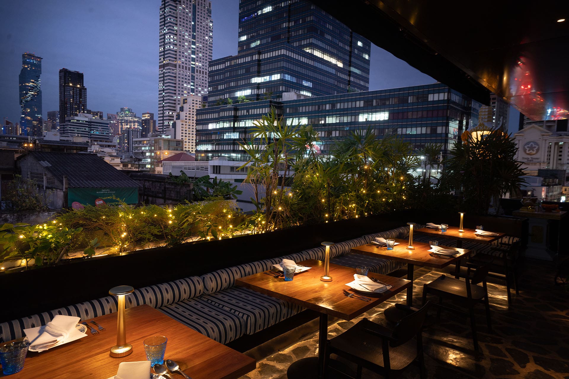 Tables at Aksorn